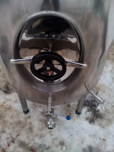 nerezový tank na pivo
