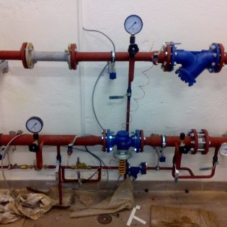 přívod primárního okruhu s dopouštěním do systému